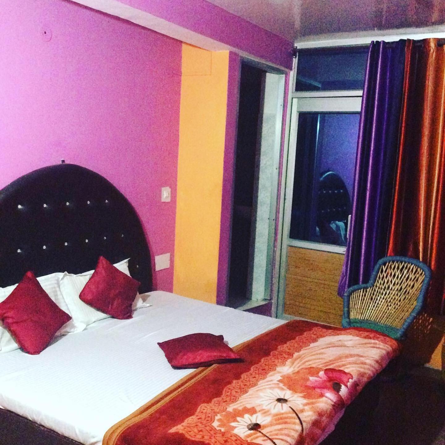 Hotel Antarctica &Pine N Dine Blues Cafe - Manali (Himachal Pradesh) — Photos 3